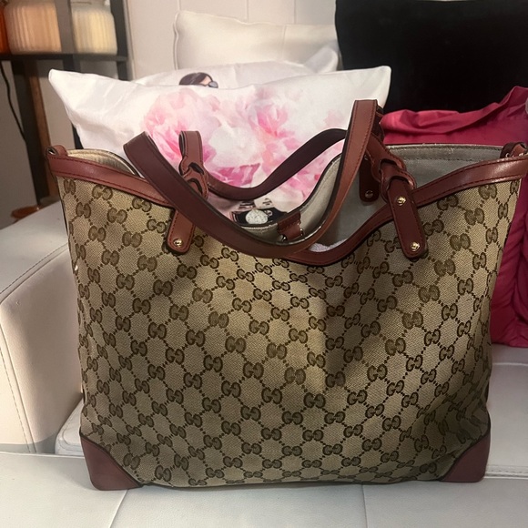 Gucci Handbags - Gucci bag